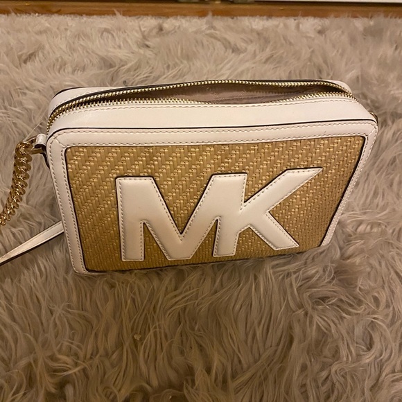 BOGO Michael Kors purse white with gold straps - Picture 3 of 8